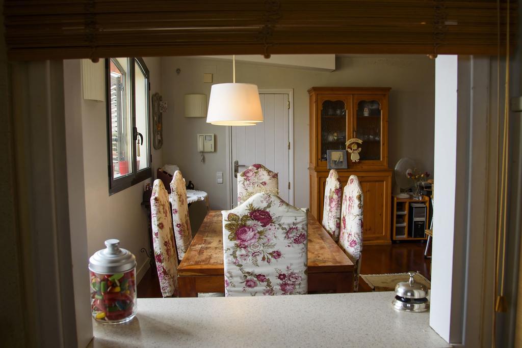 Anita'S Bed And Breakfast Барселона Екстериор снимка