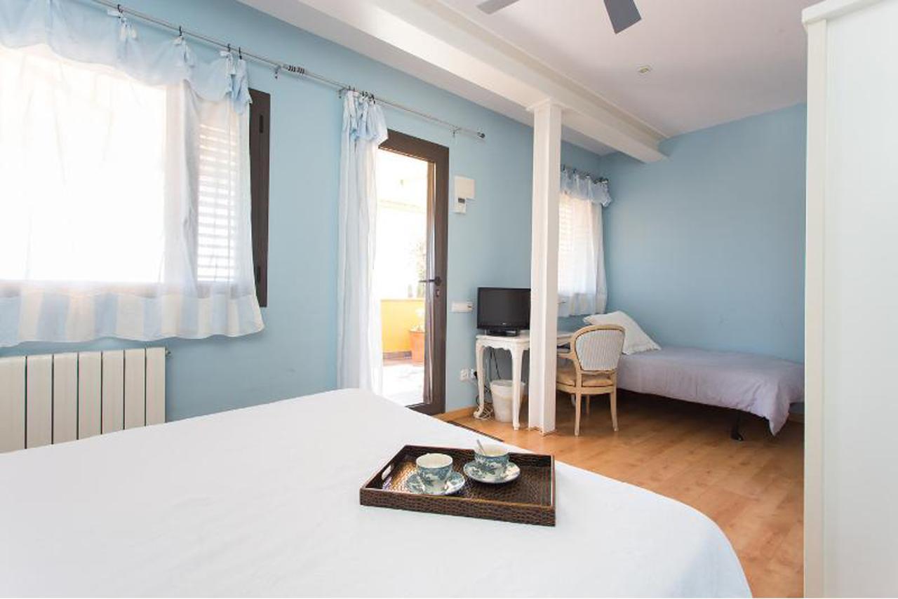 Anita'S Bed And Breakfast Барселона Екстериор снимка